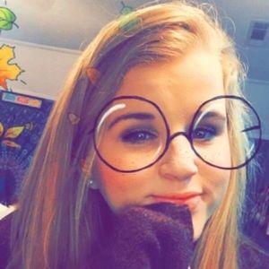 Meet your Posher, Alyssa